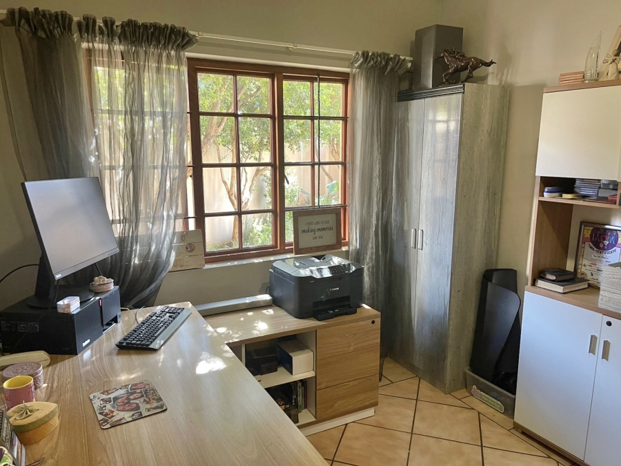 To Let 3 Bedroom Property for Rent in Melodie North West